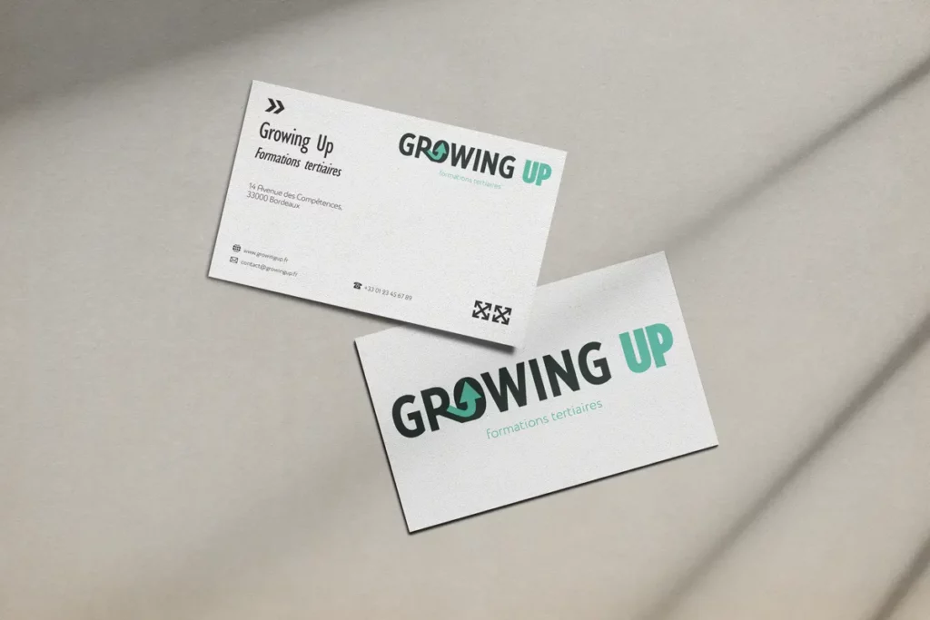 Cartes de visite du Logo Growing Up réalisées avec un mockup Photoshop.